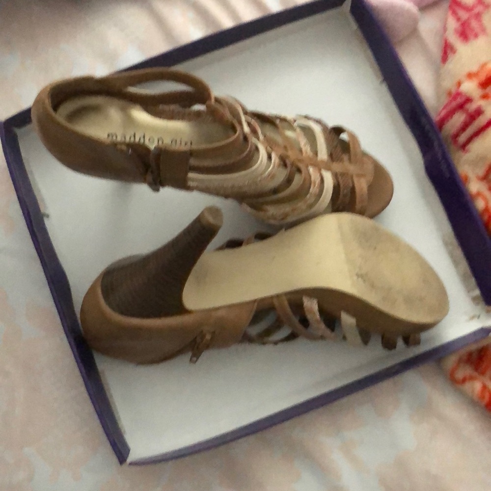 Shoes - Picture 2 of 3
